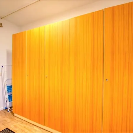 - Haus C, App 0c0411 *